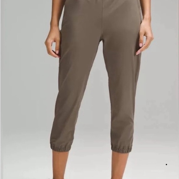 New with Tags Lululemon Adapted State High-Rise Cropped Jogger in Rover - Size 4 - Picture 3 of 8